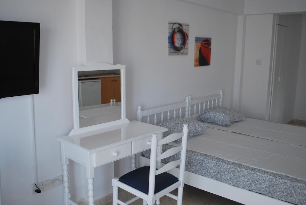 Flisvos Beach Apartments Protaras Room photo