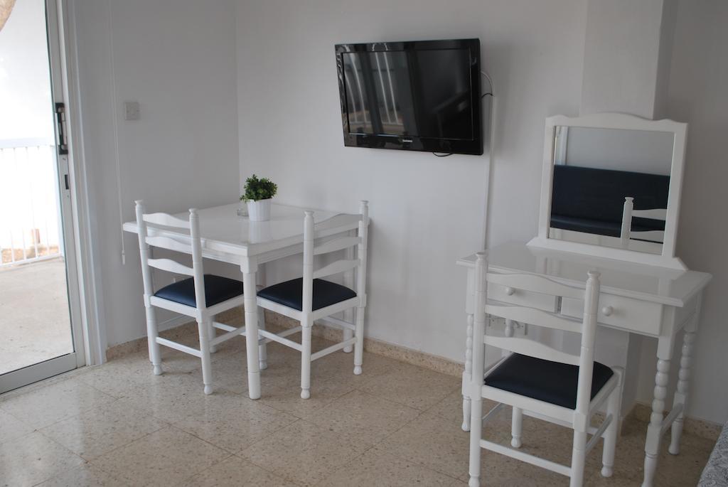 Flisvos Beach Apartments Protaras Room photo